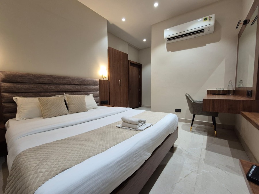 A Deluxe room at Hotel Shera